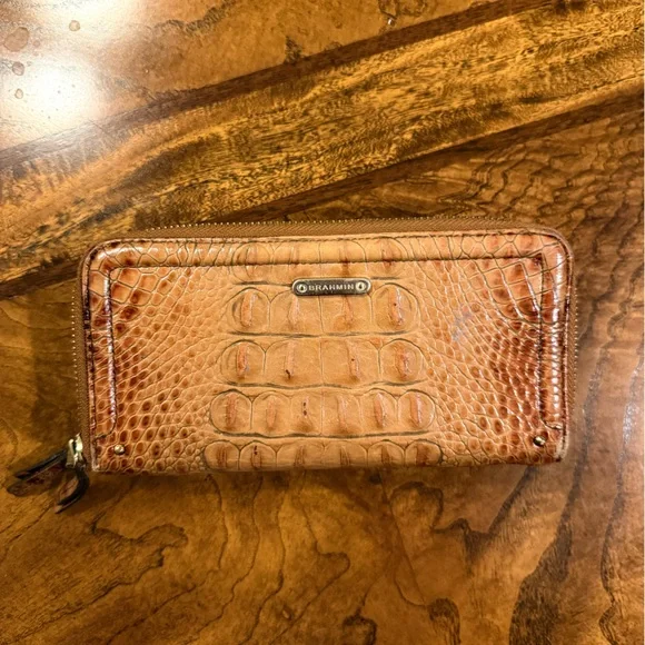 Brahmin Organizer Wallet, Like New - Picture 1 of 7